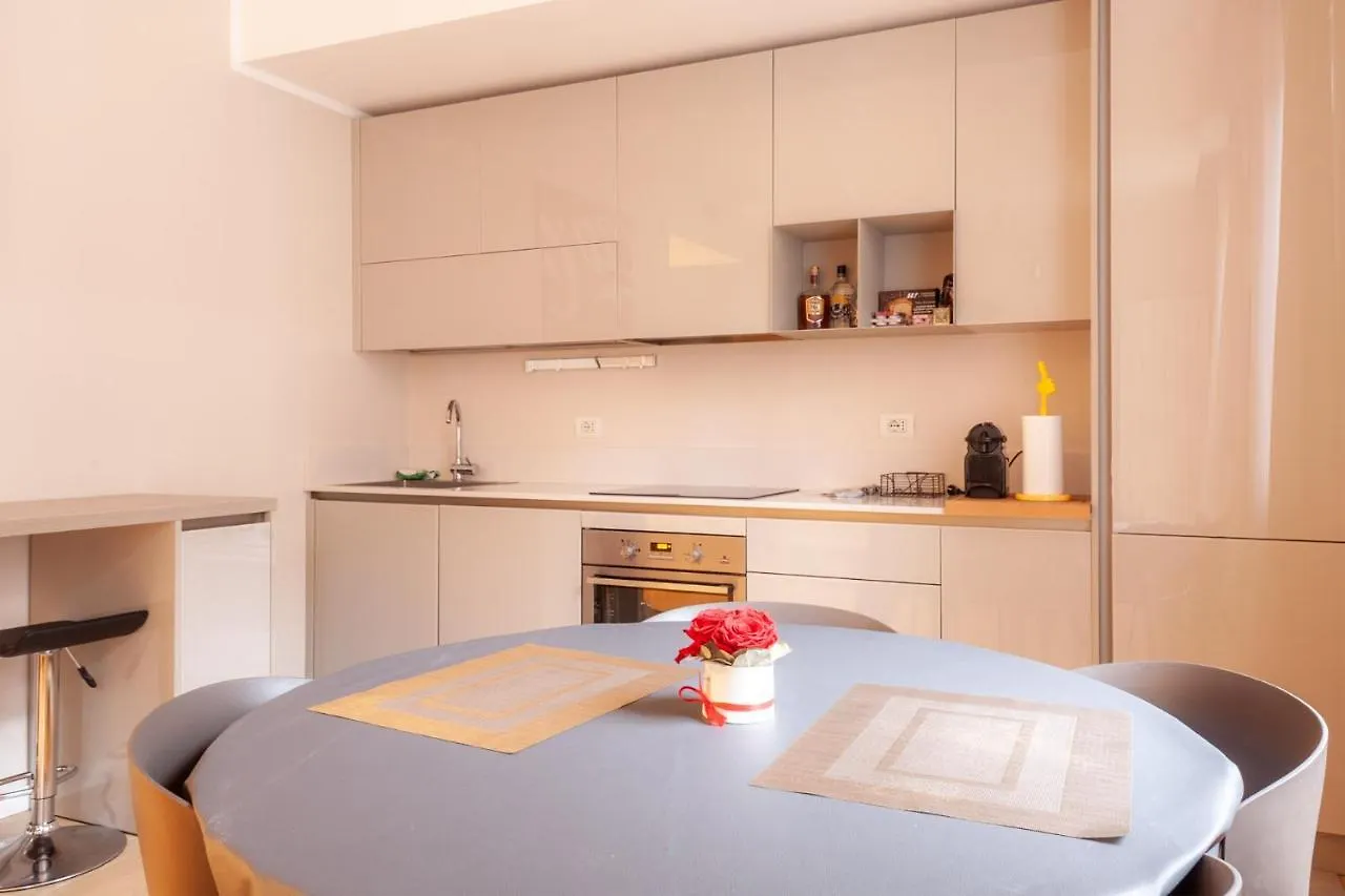 Commenda, 28 - Comodo Per Tribunale - Centrale Apartment Milan