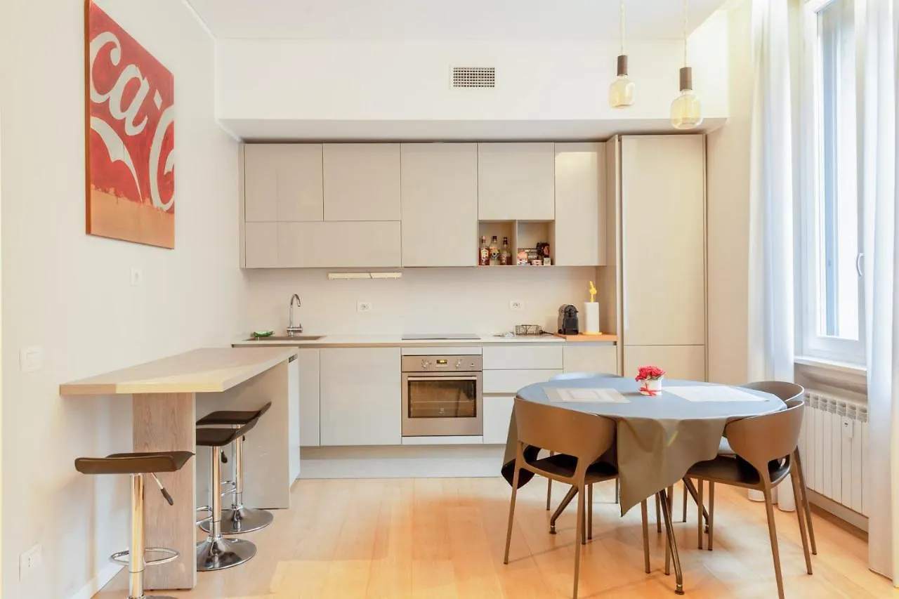 Commenda, 28 - Comodo Per Tribunale - Centrale Apartment Milan